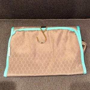 SOLD Kinerase Makup Bag Hanging Travel EUC